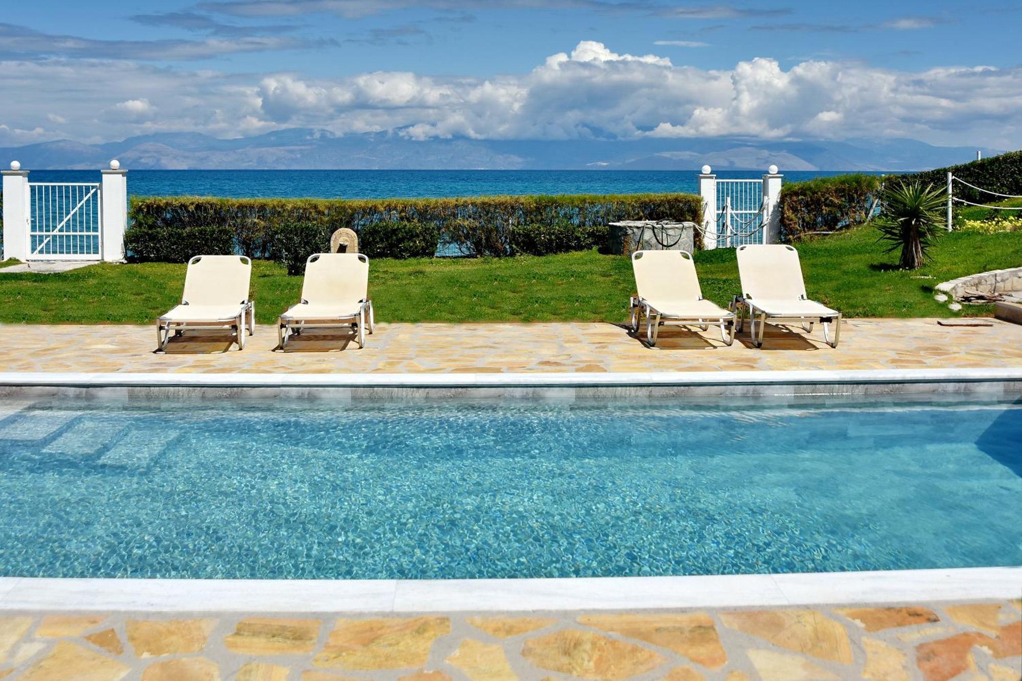 Antorina Beachfront Villas With Private Pools Kamari  Luaran gambar