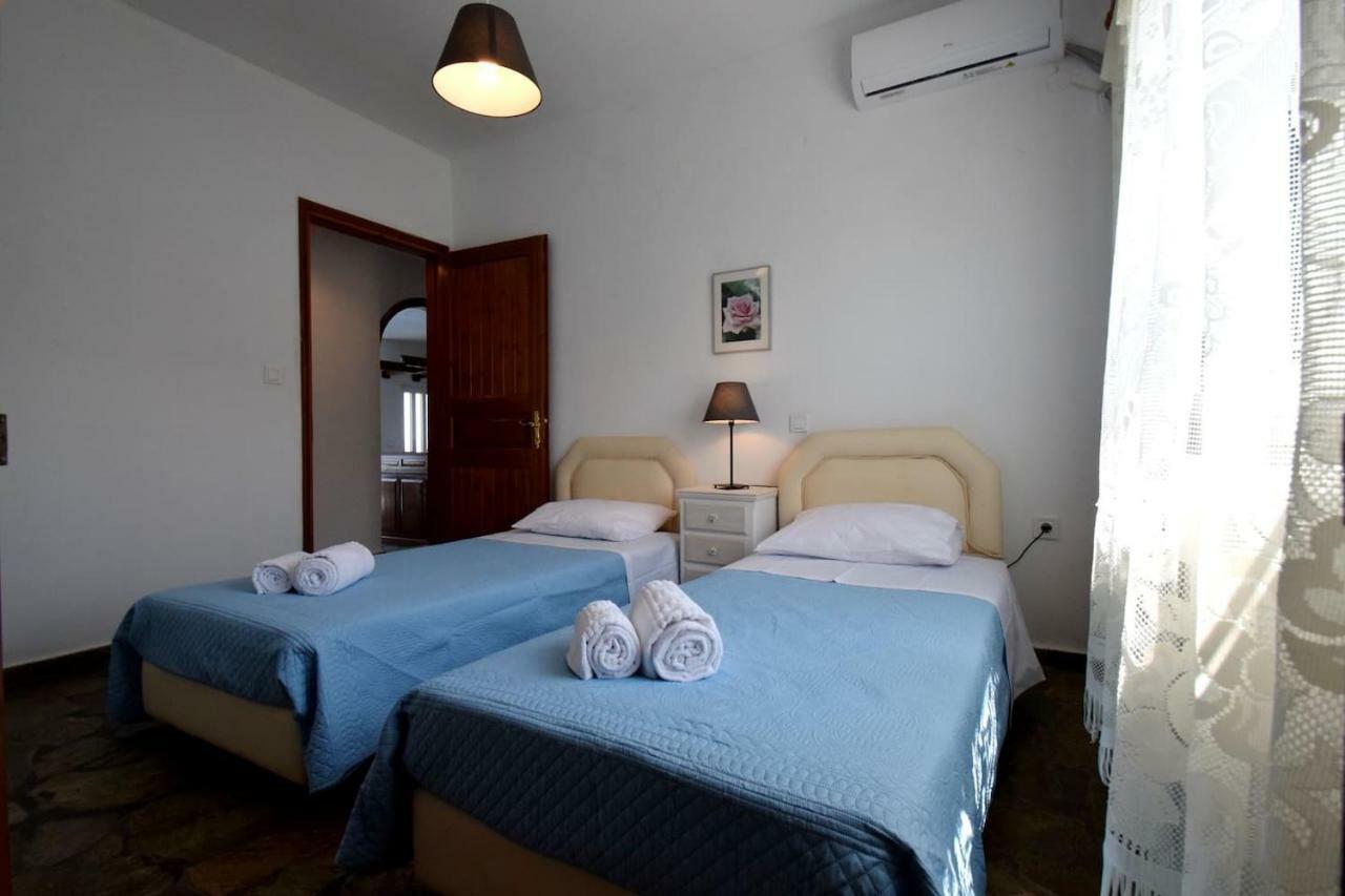 Antorina Beachfront Villas With Private Pools Kamari  Luaran gambar